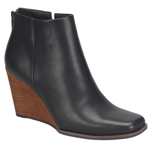 KORKS Oliana Wedge Bootie in Black - Picture 1 of 9